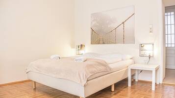 Basic Apartment | Laptop workspace, iron/ironing board, free WiFi