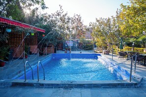 Outdoor pool - Hotel Yechu Pvt. Ltd. (Bhaktapur)