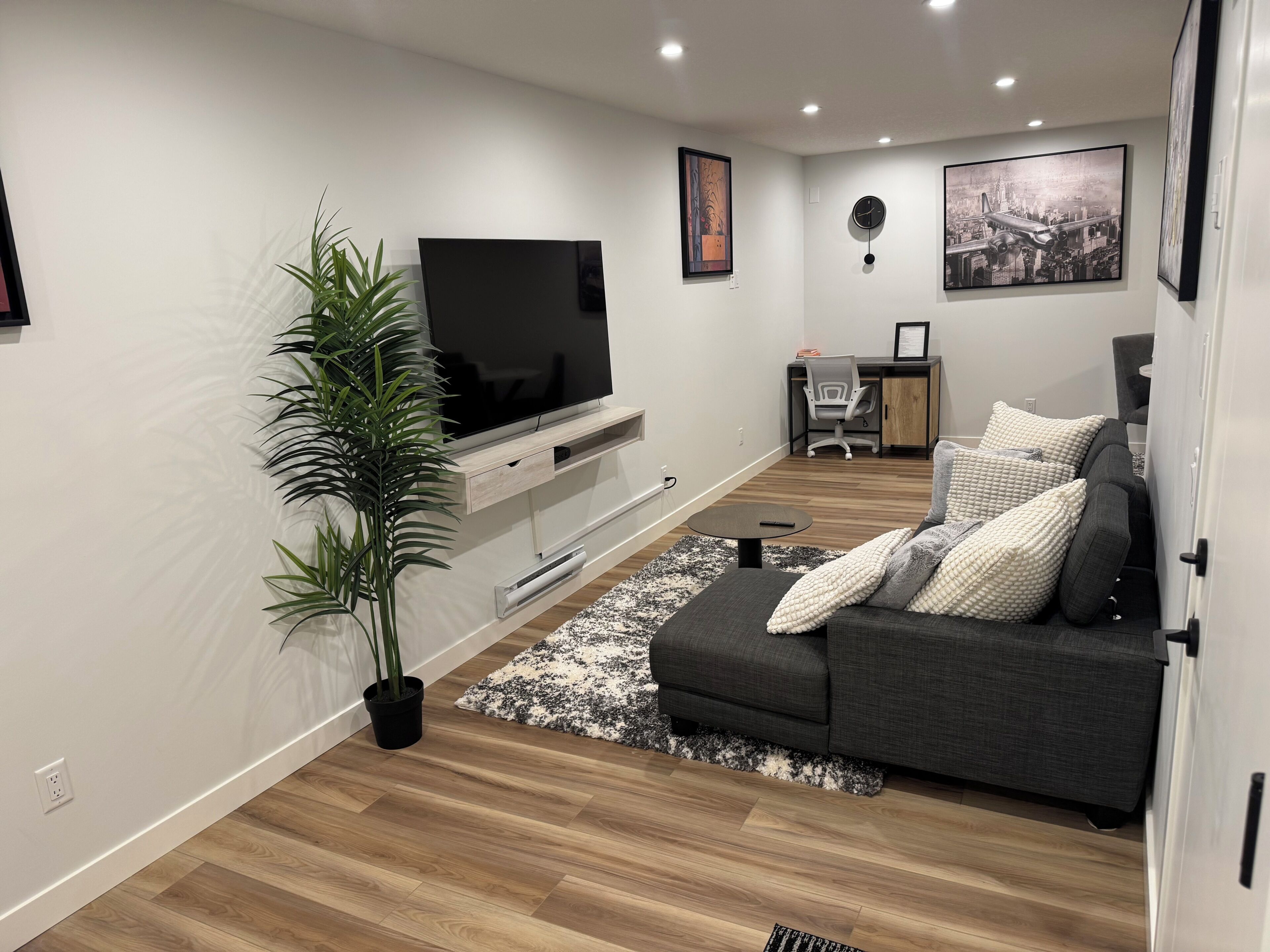 House, 1 Bedroom | Living room