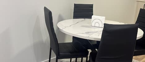 تناول الطعام