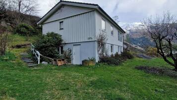 House, 3 Bedrooms, Balcony | Exterior