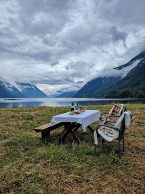 Hus, 3 soverom, balkong | Utendørsservering