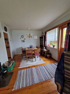 Hus, 3 soverom, balkong | Oppholdsrom