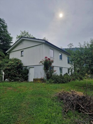 Nhà, 3 phòng ngủ, ban công | Ngoại thất