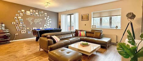 TV, DVD player, offices