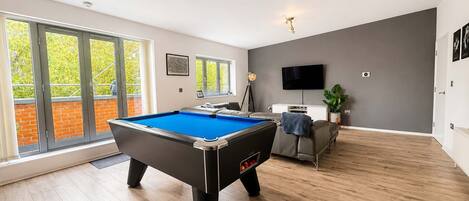 TV, DVD player, offices