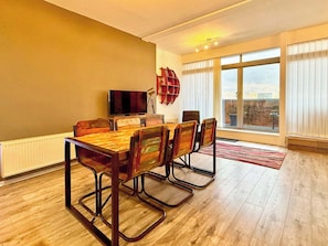 Dining - Split level unique large 2BDR apartment (Chelmsford)
