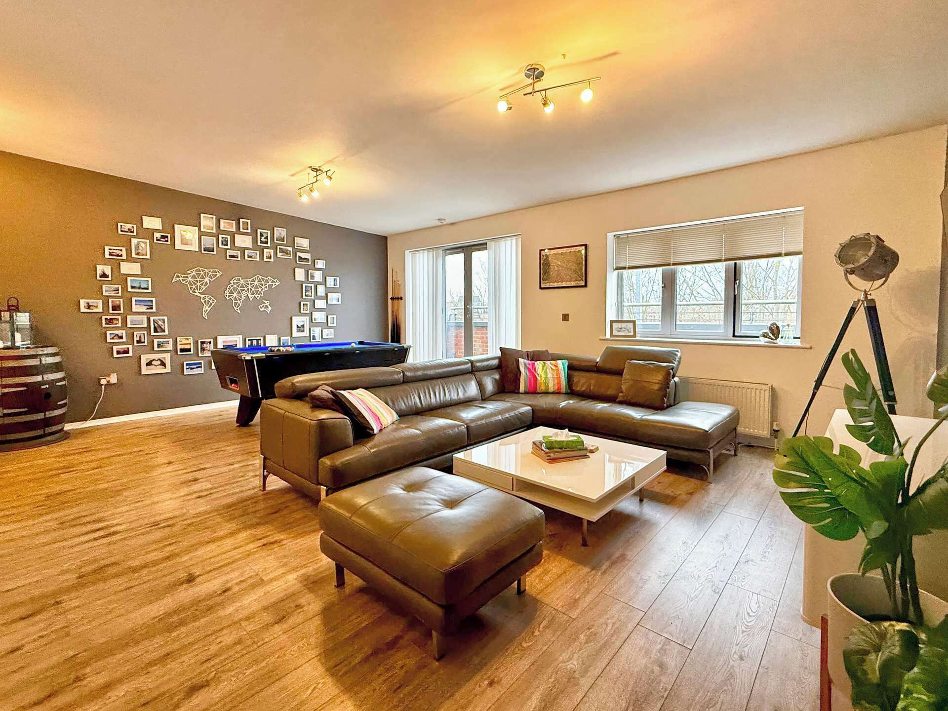 TV, DVD player, offices