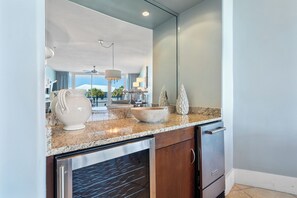 Signature Condo, 2 Bedrooms, Balcony, River View | Private kitchen - Bella Luna 208 (Orange Beach)