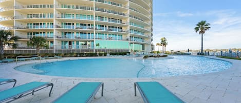 Piscine couverte, piscine extérieure