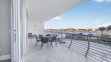 Appart'hôtel Signature, 2 chambres, balcon, vue fleuve | Vue depuis le balcon