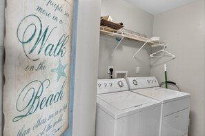 Signature-Apartment, 2 Schlafzimmer, Balkon, Flussblick | Wäschereiservice