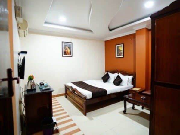 Deluxe Double Room | Desk, laptop workspace, free WiFi - Hotel Rosewood Retreat (Bengaluru)