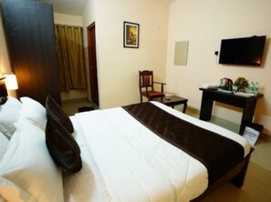 Deluxe Double Room | Desk, laptop workspace, free WiFi - Hotel Rosewood Retreat (Bengaluru)