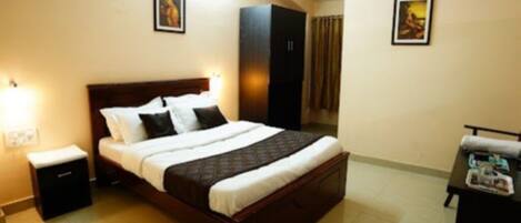 Deluxe dubbelrum | Skrivbord, arbetsyta för laptop och gratis wi-fi