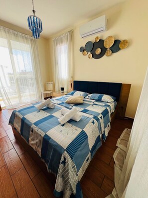 3 عدّة غرف نوم ومكواة/لوح كي وواي فاي وملاءات أسرّة