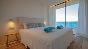 Fer et planche Ă repasser, Wi-Fi, draps fournis