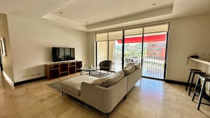 Living area - Spacious 2-BR apartment in the best location! (San Rafael de Escazú)