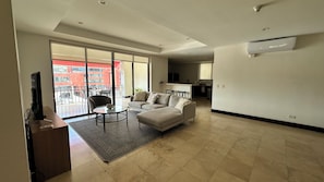 Living area - Spacious 2-BR apartment in the best location! (San Rafael de Escazú)