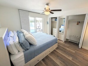 Bügeleisen/Bügelbrett, Reisekinderbett, kostenloses WLAN, Bettwäsche