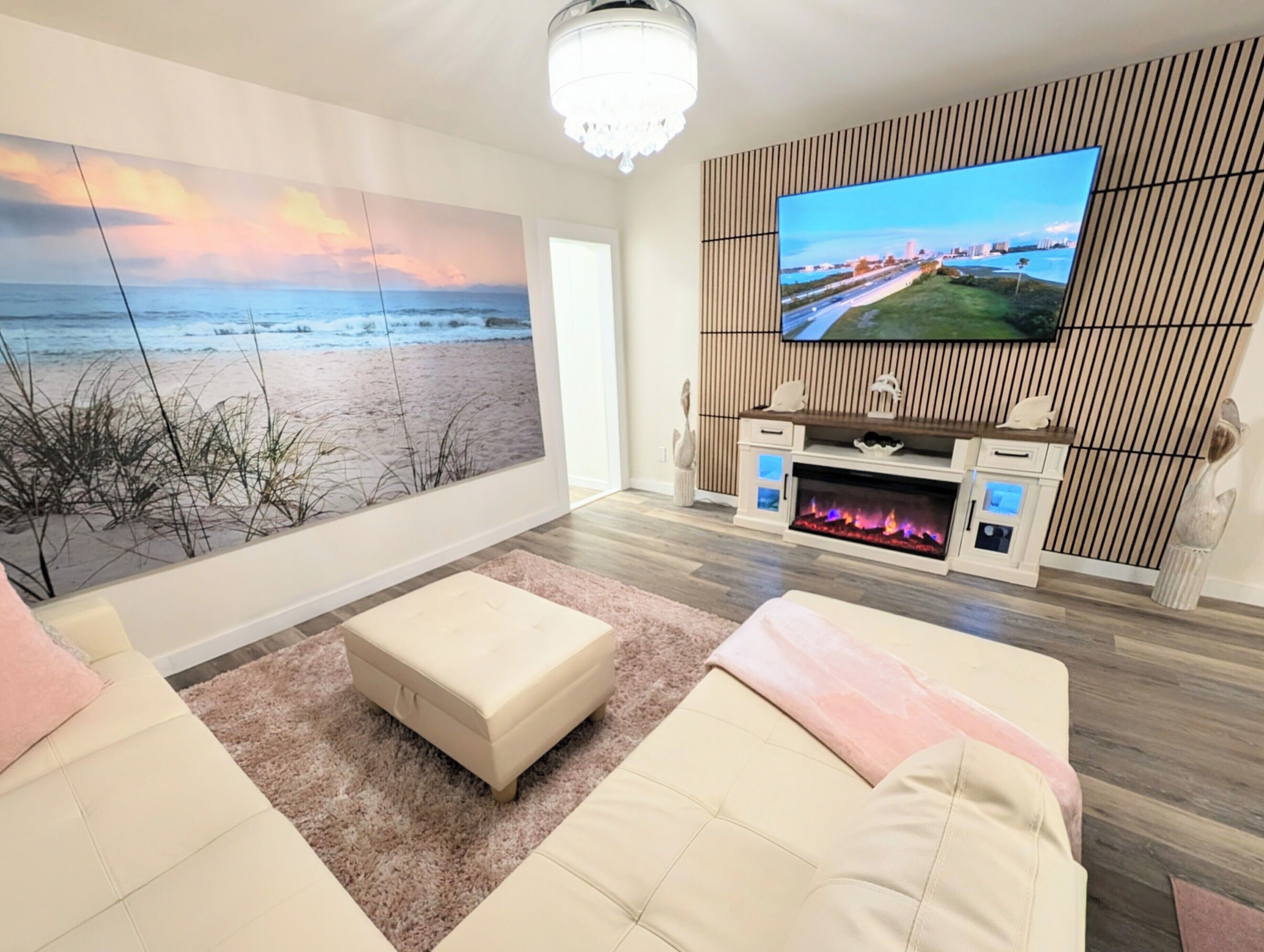 Smart TV, fireplace