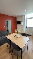 Apartamento clásico, baño privado | Restauración