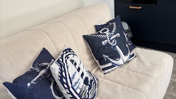 Basic Apartment, Ensuite | Lounge