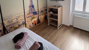 Free WiFi, individually decorated, individually furnished, bed sheets