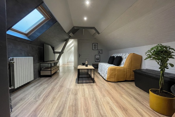 Family Apartment, Private Bathroom (L'Escale Féerique) | Living area