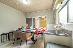 Dining - Umeka 302.303 Hotel GRAN Umeka Family friendly Free parking 10 minutes to USJ (大阪府大阪市此花区梅香2丁目)
