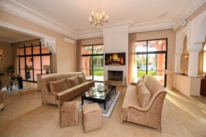 Interior - Suite Privée in Marrakech exceptional villa - upscale service & pool (Marrakesh)