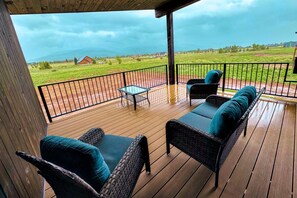 Terrace/patio - Modern Family Retreat w/ Hot Tub, Teton Views, + A/C (Driggs)