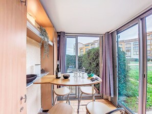 Dining - Cap de Mer by Interhome (Le Barcarès)