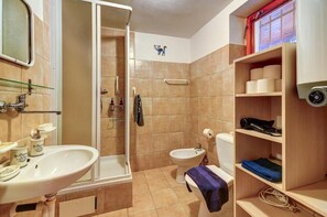 Standard Apartment, Courtyard View | Bathroom - Chalupa Meziluzi (Horní Stropnice)