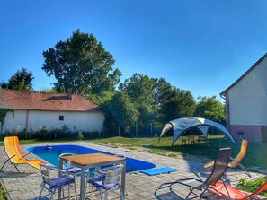 Pool - Riverhouse, on the border of the Tisza, large house with private swimming pool. (Ároktő)