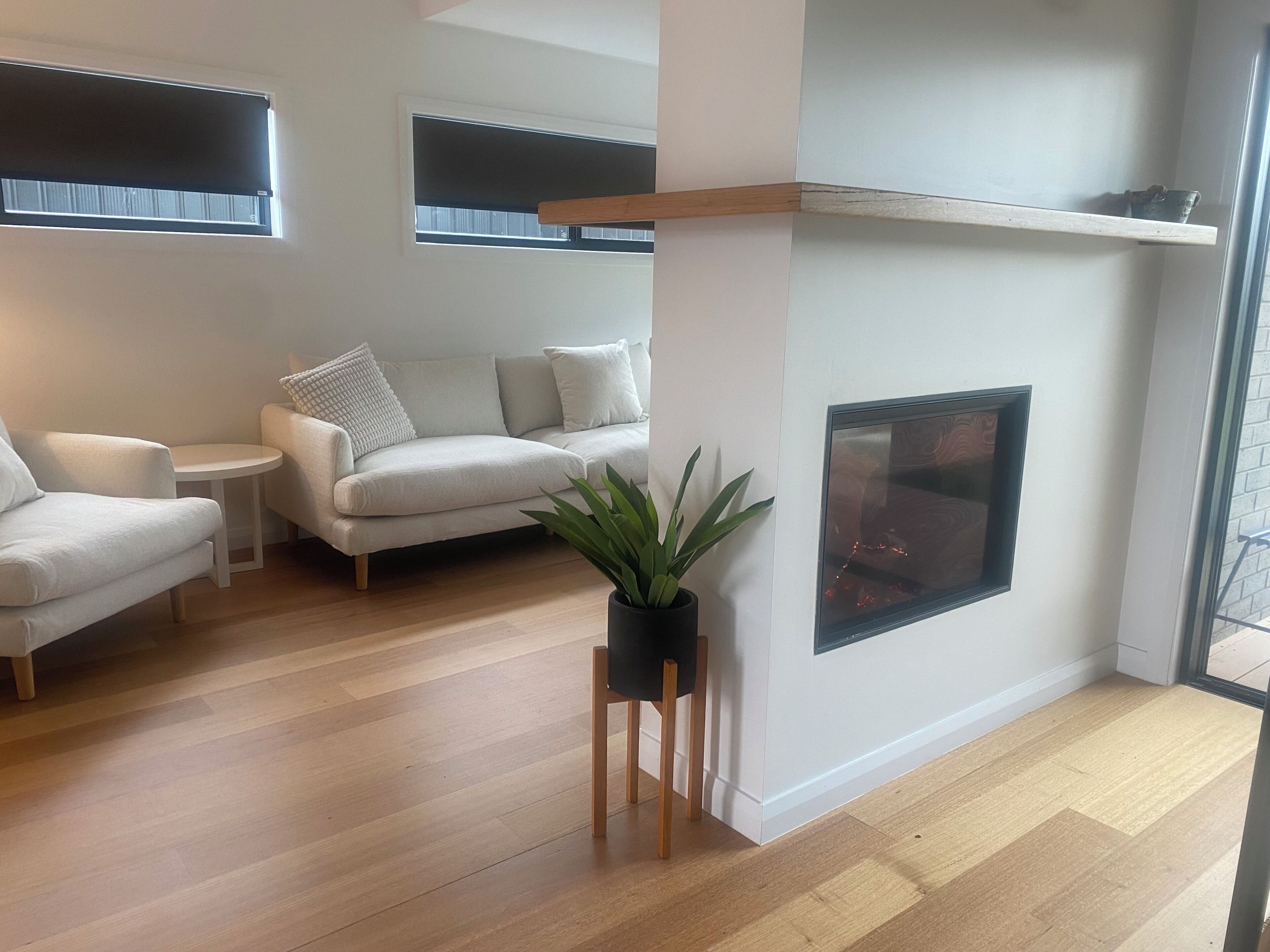 Télévision, cheminée