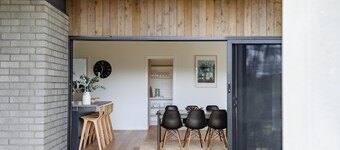 Ridgeline - Modern 4-Bedroom Holiday Family Retreat