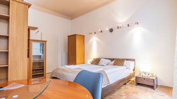 Basic Room | Iron/ironing board, free WiFi