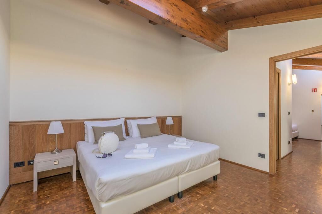 Coffres-forts dans les chambres, bureau