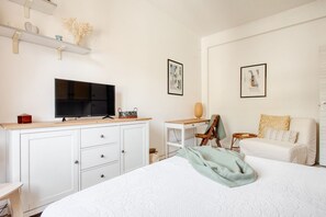 1 Schlafzimmer, Bügeleisen/Bügelbrett