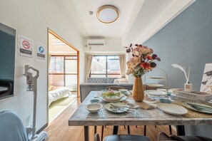 Dining - Akitsu 301 Kyocera Dome 10 min walk Dotonbori Kansai Airport Osaka Castle Kaiyukan USJ 1 transfer Family friendly Free parking 15 (大阪市西区境川１丁目プランドールアキツ)