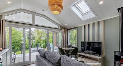 Prion 1.0 Spa (Pet), Llandyrnog