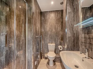 Shower - Ailsa Craig Spa, Dailly (Girvan)