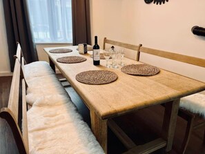 Apartment | Dining - Chic Vintage Apartment in Spa (Spa)