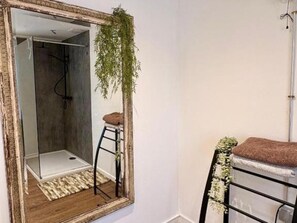 Bathroom - Chic Vintage Apartment in Spa (Spa)