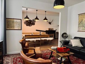 Apartment | Living room - The Kaia - Chic Vintage Duplex With Balcony (Spa)