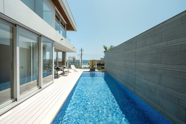 Luokittelematon kuva, 1 kautta 6, painike