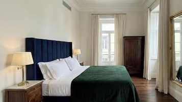 Luxury Penthouse, River View | In-room safe, desk, laptop workspace, blackout drapes