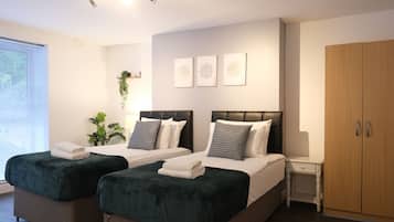 2 bedrooms, iron/ironing board, free WiFi, bed sheets