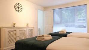 Spa - Modern 2 Bedroom Flat (Bedford)